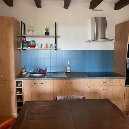 Maison de village à Peri *