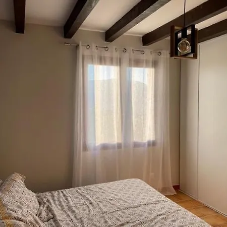 Maison De Village A Peri 펜션